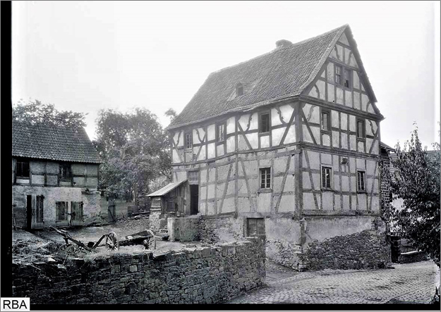 1960er Jahre, Zehnthof noch mit den Nebengebäuden;Foto: © Rheinisches Bildarchiv Köln (genehmigte Wiedergabe)